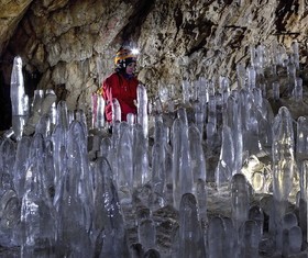 آیا غار یخ‌ مراد در حال نابودی است؟